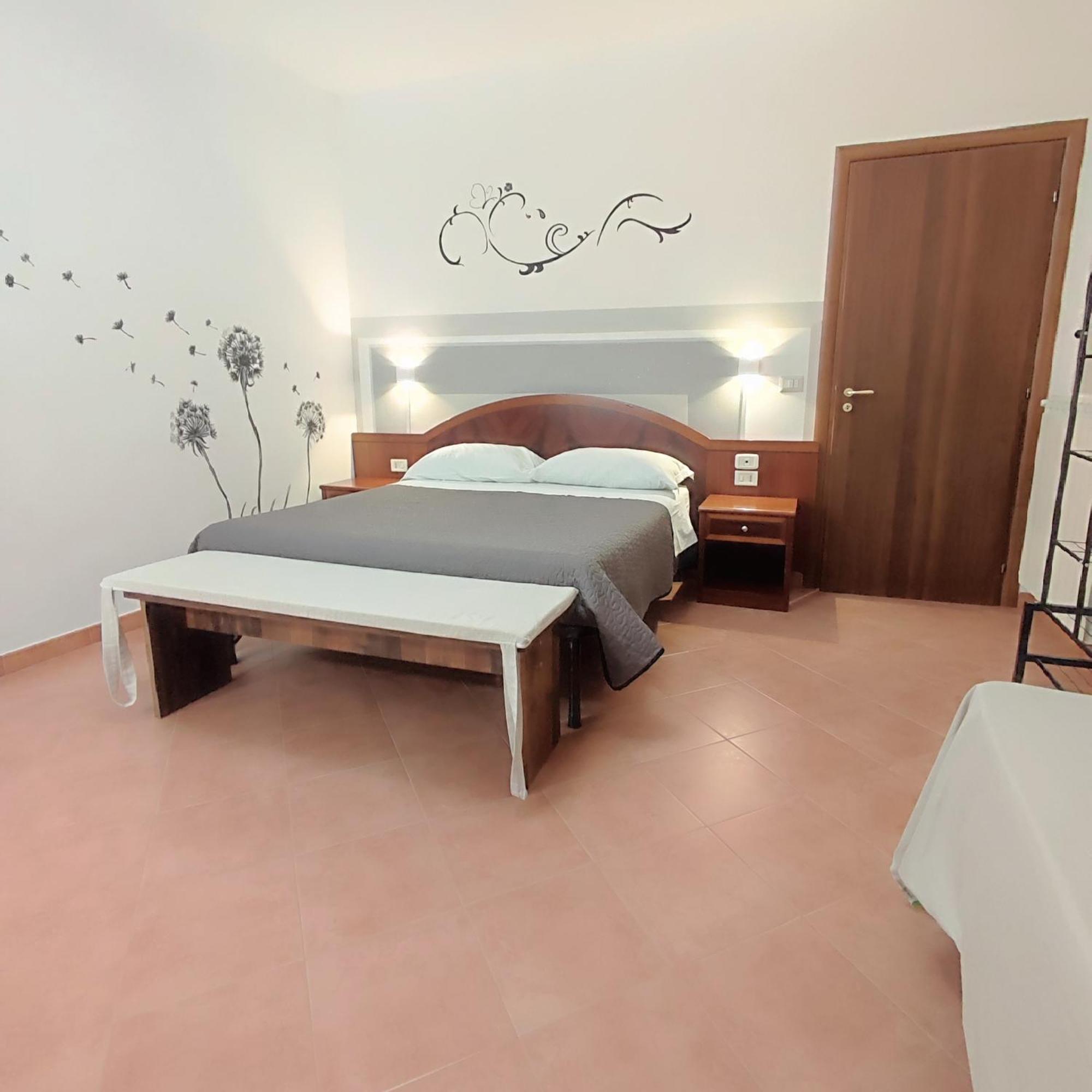 Ruggiero "Casa Vacanze" Vallo della Lucania Extérieur photo